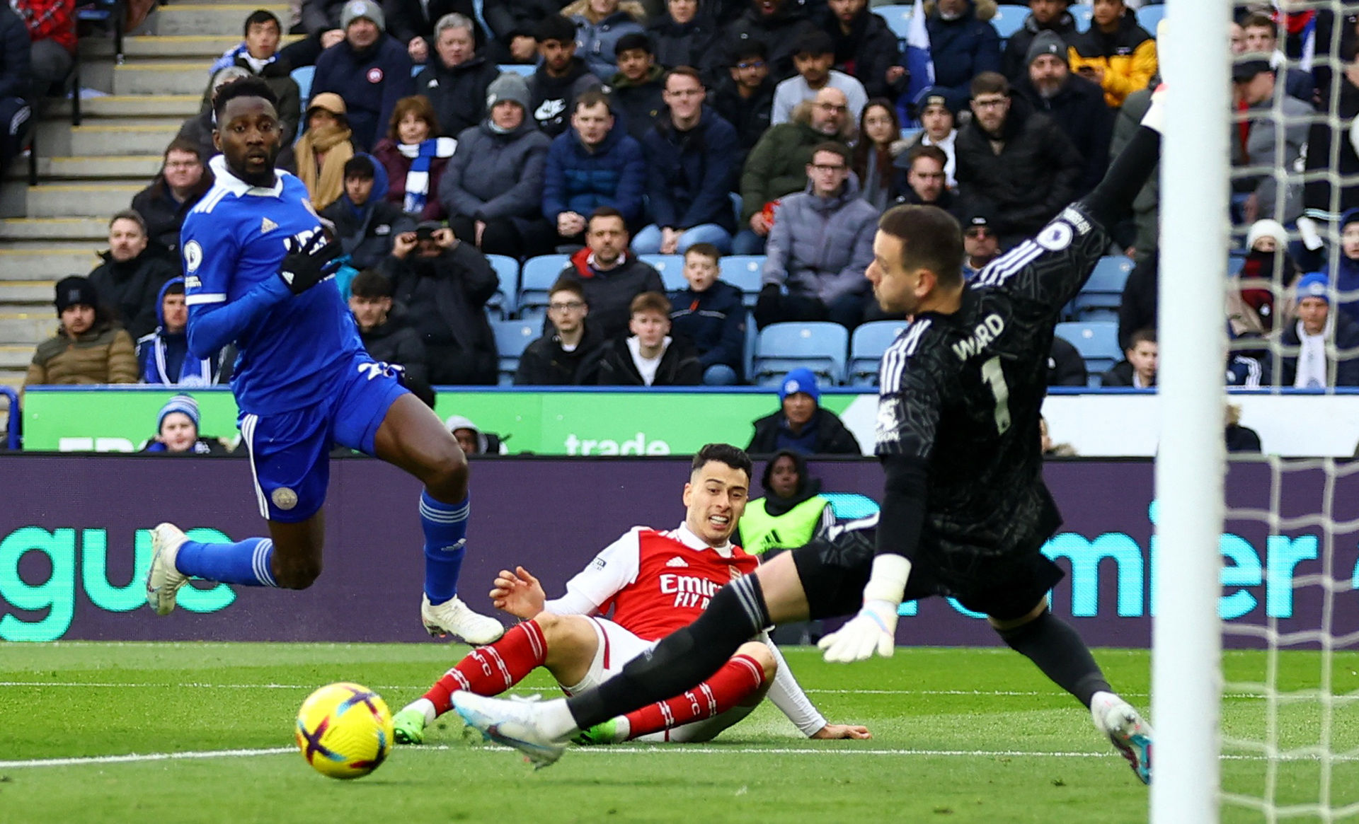 明显且直接 明显且直接