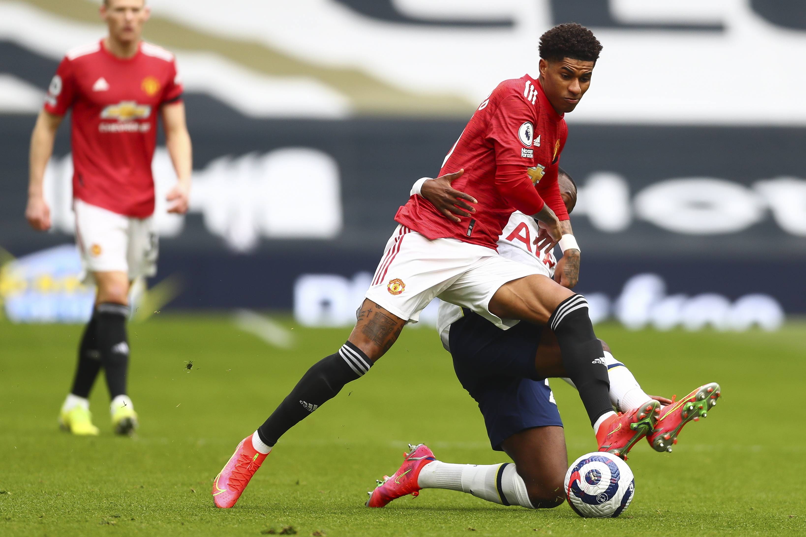 了现实的残 了现实的残